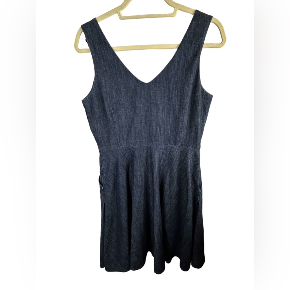 Vineyard Vines Blue Chambray Cotton V-Neck Sleeveless Fit & Flare Dress - Picture 8 of 13